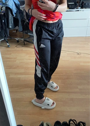 jogging adidas vintage taille M, marque: adidas, état: Très bon état, taille: M, 8,00 €, 9,10 € Protection acheteurs incluse