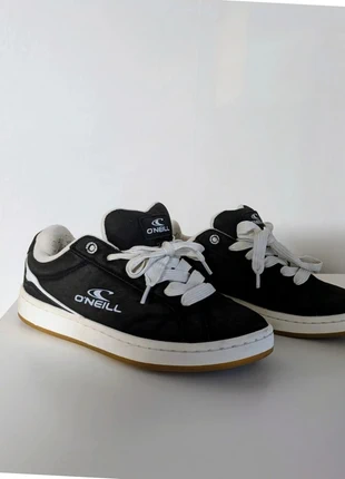 Baskets O’Neill noires et blanches – Pointure 40 – Style skate/sport, brand: O'Neill, condition: Very good, size: 40, €22.99, €24.84 includes Buyer Protection
