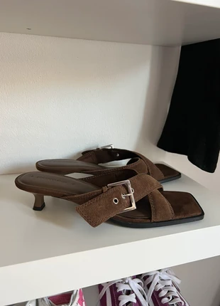 Sandalias de piel serraje Stradivarius, marca: Stradivarius, estado: Muito bom, tamanho: 39, €13.00, €14.35 inclui Proteção do Comprador