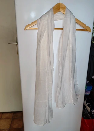 Écharpe/châle, staat: Heel goed, € 5,00, € 5,95 inclusief Kopersbescherming