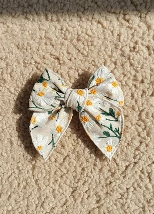 Barrette nœud brodée marguerites, marke: Lys & Lin, zustand: Sehr gut, 15,99 €, 17,49 € inklusive Vinted-Käuferschutz