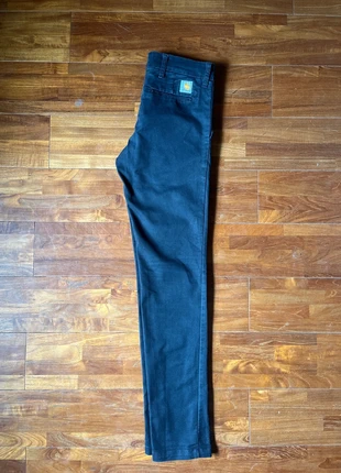 Jean Carhartt Noir WIP 29/34, marke: Carhartt, zustand: Sehr gut, größe: W24 | DE 40, 15,00 €, 16,45 € inklusive Vinted-Käuferschutz