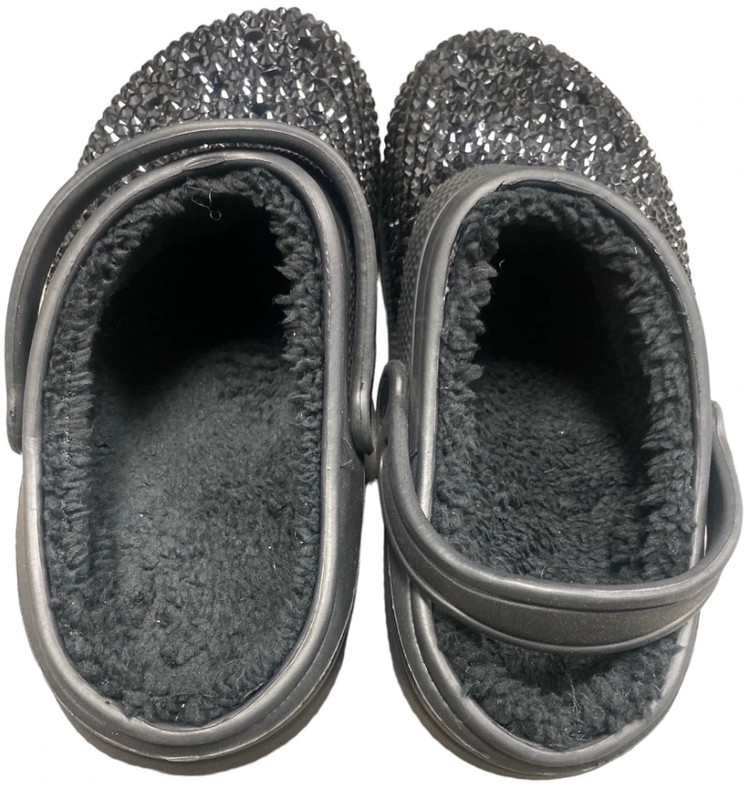 Crocs con bellas piedras brillantes 3