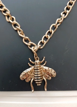 Gold Bee Pendant Necklace - New with Tags - MISAKO, marque: misako, état: Neuf sans étiquette, 7,95 €, 9,05 € Protection acheteurs incluse