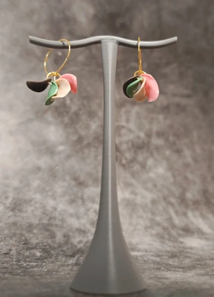 Pendientes pétalos colores, merk: quidici, staat: Nieuw zonder prijskaartje, € 10,00, € 11,20 inclusief Kopersbescherming