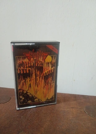 Entrench, zustand: Sehr gut, 3,00 €, 3,85 € inklusive Vinted-Käuferschutz