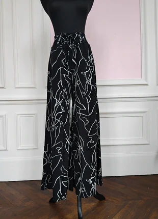Pantalon large noir imprimé visages taille élastique style arty minimaliste T. M, estado: Novo com etiquetas, tamanho: M / 38 / 10, €30.00, €32.20 inclui Proteção do Comprador