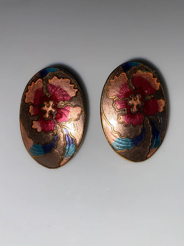 Vintage goldtone metal oval pierced earrings cloisonné type pink red blue flower 4