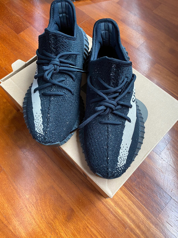 Adidas // Yeezy Boost 350 V2 Oreo | Vinted