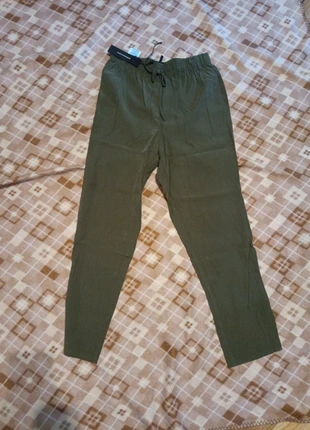 Pantalone bcbg, marque: BCBGMAXAZRIA, état: Neuf avec étiquette, taille: S / 36 / 8, 9,99 €, 11,19 € Protection acheteurs incluse