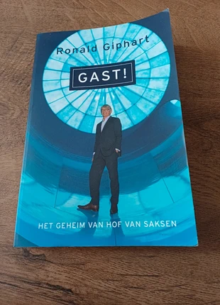 Ronald giphart, gast, staat: Goed, € 1,00, € 1,75 inclusief Kopersbescherming