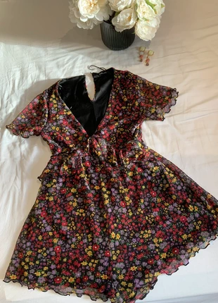 Combishort fleurie, marque: Bershka, état: Très bon état, taille: M / 38 / 10, 4,00 €, 4,90 € Protection acheteurs incluse