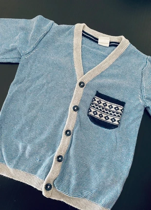 Casaco de malha azul 18 meses // cardigan 18 mois, brand: H&M, condizioni: Ottime, taglia: 12-18 mesi / 80 cm, €3.49, €4.36 include la Protezione acquisti