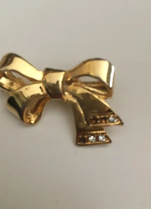Broche, goud-strik/ vintage , merk: Vintage, staat: Heel goed, € 2,50, € 3,33 inclusief Kopersbescherming