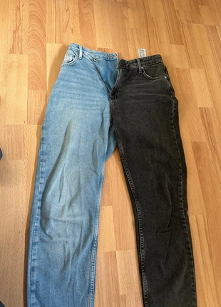 Denim two tone jeans , maat 36, marca: Bershka, estado: Muito bom, tamanho: S / 36 / 8, €3.50, €4.38 inclui Proteção do Comprador
