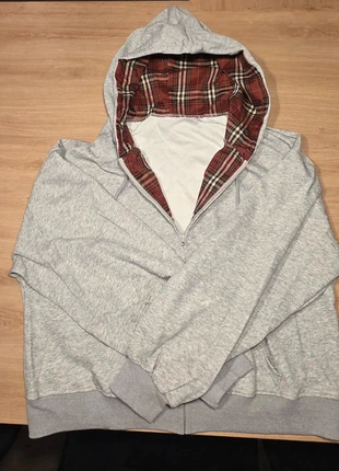 Sweat à capuche, doublure col rouge, Taille M/L, brand: y2k, condizioni: Nuovo senza cartellino, taglia: M / IT 42 / EU 38, €34.90, €37.35 include la Protezione acquisti