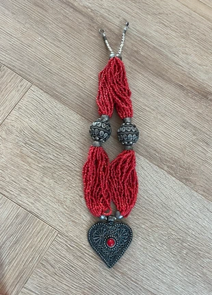 Rode hart ketting, merk: NO LABEL, staat: Heel goed, € 2,00, € 2,80 inclusief Kopersbescherming