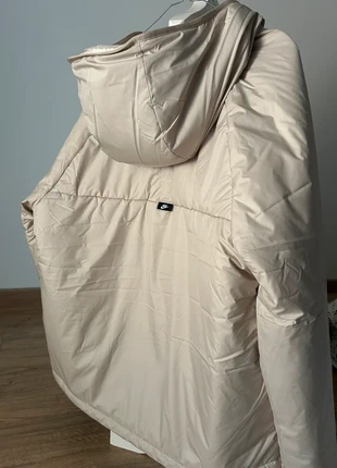 Blouson / Doudoune Nike beige, merk: Nike, staat: Nieuw met prijskaartje, maat: L, € 55,00, € 58,45 inclusief Kopersbescherming