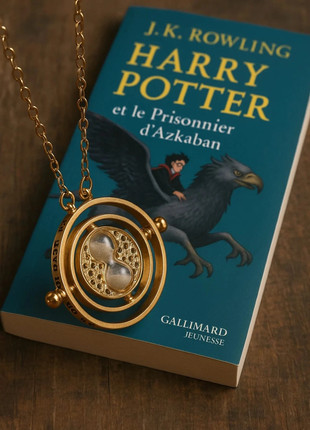 Pendentif Chaine Collier dorée Retourneur de Temps Grand Sablier Rotatif 360 Harry Potter, marke: Harry Potter, zustand: Sehr gut, 7,97 €, 9,07 € inklusive Vinted-Käuferschutz