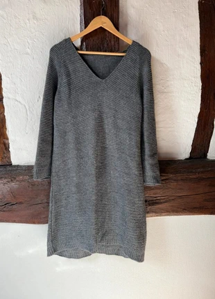 Robe pull grise col V - made in italy, marke: Made In Italy, zustand: Sehr gut, größe: L / 40 / 12, 13,00 €, 14,35 € inklusive Vinted-Käuferschutz
