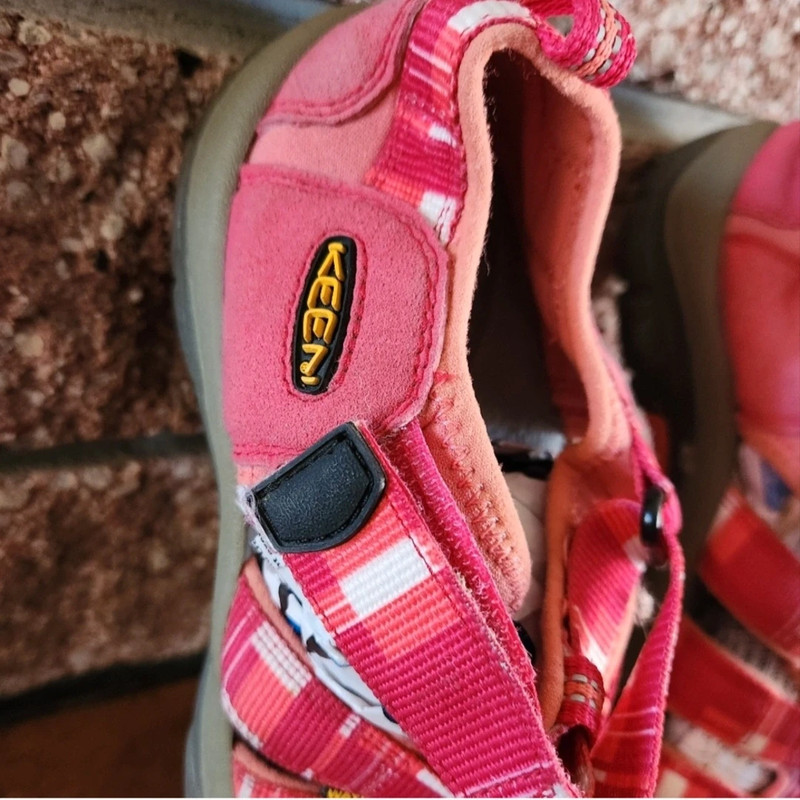 Keen | Bright Pink Newport Sandals 4