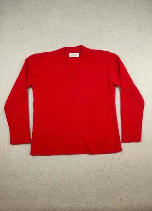 Pull Benetton col V côtelé | 100% laine vierge rouge | Made in Italy | S Femme, merk: United Colors of Benetton, staat: Heel goed, maat: S / 36 / 8, € 23,00, € 24,85 inclusief Kopersbescherming Pro