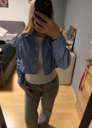 Gestreiftes Cropped Hemd in Blau-Weiß, marke: Sonstiges, zustand: Sehr gut, größe: M / 38 / 10, 5,00 €, 5,45 € inklusive Vinted-Käuferschutz