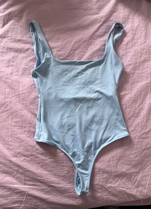 Light blue bodysuit, marque: Zara, état: Très bon état, taille: M / 38 / 10, 7,50 €, 8,58 € Protection acheteurs incluse