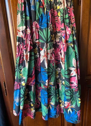 Gonna ampia fiorata, brand: Fait Main, condizioni: Nuovo senza cartellino, taglia: Taglia unica, €10.00, €11.20 include la Protezione acquisti