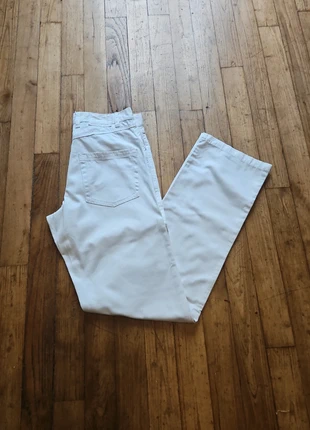 Jean blanc Celio, marque: Celio, état: Très bon état, taille: W28 | FR 38, 9,00 €, 10,15 € Protection acheteurs incluse