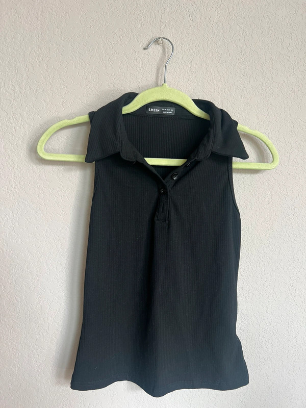 Black Collar Sleeveless Top 3