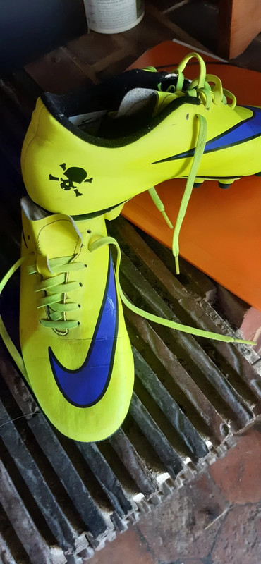 Chaussure de foot jaune fluo nike