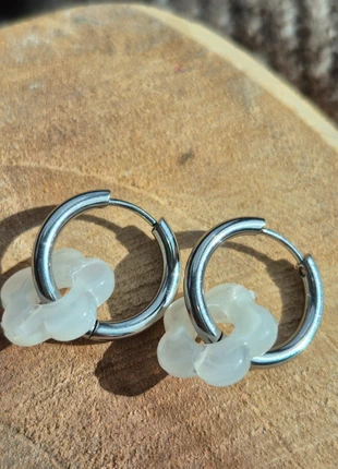 #boucles d'oreilles #fleurs #blanc #nacré #acier inoxydable #argenté #femme #créoles, marke: Creatrice, zustand: Neu, mit Etikett, 6,00 €, 7,00 € inklusive Vinted-Käuferschutz