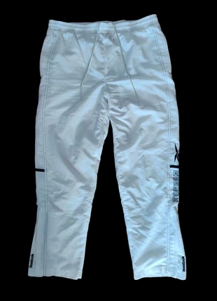 Jogging Trackpant Reebok vintage blanc zipé, marque: Reebok, état: Très bon état, taille: XS, 24,99 €, 26,94 € Protection acheteurs incluse