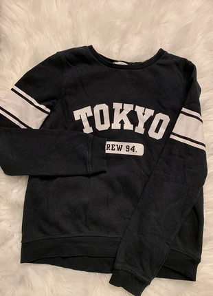 Sweat Tokyo, marque: H&M, état: Très bon état, taille: S / 36 / 8, 6,00 €, 7,00 € Protection acheteurs incluse