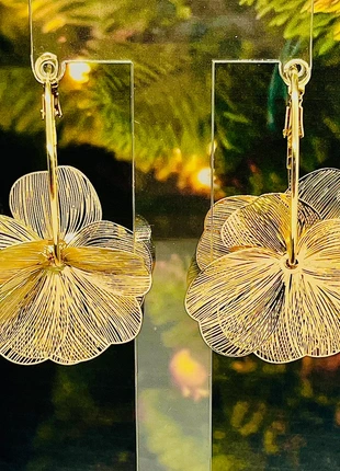 Boucles d’oreilles Flowers Gold, zustand: Sehr gut, 7,00 €, 8,05 € inklusive Vinted-Käuferschutz