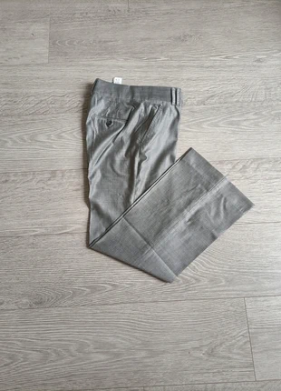 🎀 Grey pants Zara 38, marque: Zara, état: Très bon état, taille: M / 38 / 10, 6,00 €, 7,00 € Protection acheteurs incluse