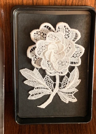 Spilla in pizzo lavorazione artigianale, marque: NO LABEL, état: Neuf sans étiquette, 8,00 €, 9,10 € Protection acheteurs incluse