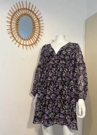 Robe H&M M Fleurie Violette Manches Longues | Chic & Bohème, marque: H&M, état: Très bon état, taille: M / 38 / 10, 12,50 €, 13,83 € Protection acheteurs incluse