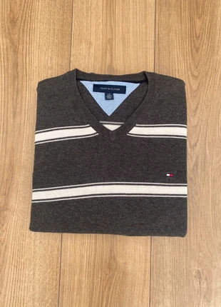 Pull col V Tommy Hilfiger sweat rayé blanc et gris taille L, marke: Tommy Hilfiger, zustand: Sehr gut, größe: L, 20,00 €, 21,70 € inklusive Vinted-Käuferschutz