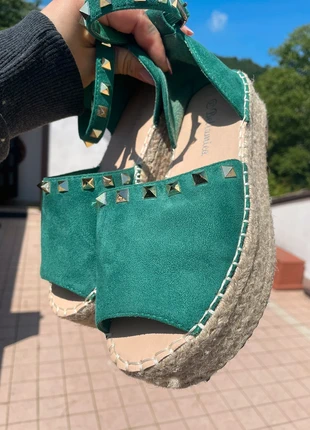 Espadrilles verde smeraldo a pianta larga con borchie e cinturino alla caviglia, brand: Vintage, condizioni: Ottime, taglia: 37, €8.00, €9.10 include la Protezione acquisti