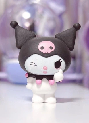 Figurine Kuromi gashapon, marke: Sanrio, zustand: Sehr gut, größe: Frühchen, bis 44, 10,00 €, 11,20 € inklusive Vinted-Käuferschutz