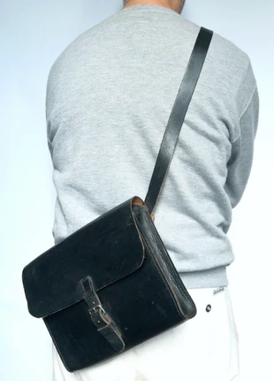 Sac bandoulière cuir leather messenger bag map case bolsa Pelle borsa Piel leren tas, marque: 70s Belgian Army leather map case messenger bag sa, état: Très bon état, 75,00 €, 79,45 € Protection acheteurs incluse