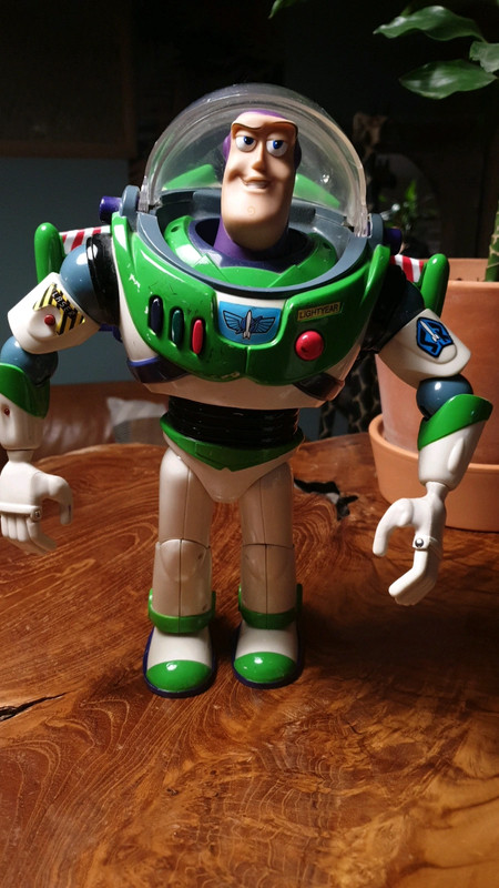 Jouet Figurine Buzz l'éclair Toy Story Disneyland Paris Disney