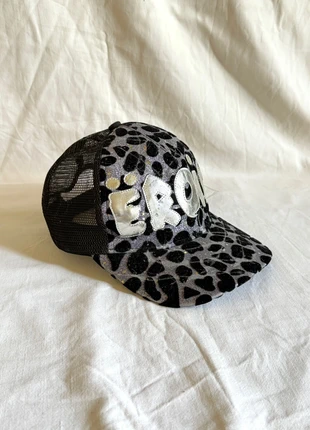 Casquette Eroik noir et argenté années 90, marque: Eroik, état: Très bon état, taille: Taille unique, 45,00 €, 47,95 € Protection acheteurs incluse