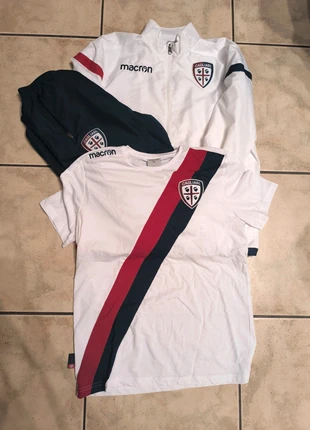 Training+ T-shirt Cagliari Macron XL, marque: Macron, état: Très bon état, taille: XL, 60,00 €, 63,70 € Protection acheteurs incluse
