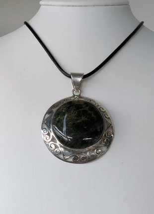 Pendentif en Pierre Semi-Précieuse – Élégance et Énergie Naturelle, merk: sans marque, staat: Nieuw zonder prijskaartje, € 15,00, € 16,45 inclusief Kopersbescherming Pro