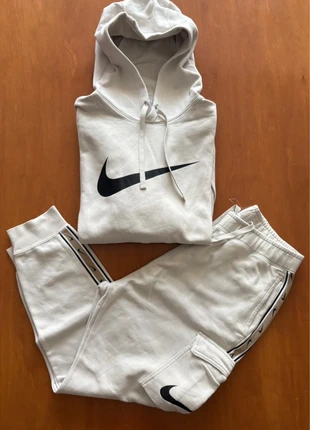 Tuta Nike tg M/L, brand: Nike, condizioni: Ottime, taglia: M, €54.99, €58.44 include la Protezione acquisti