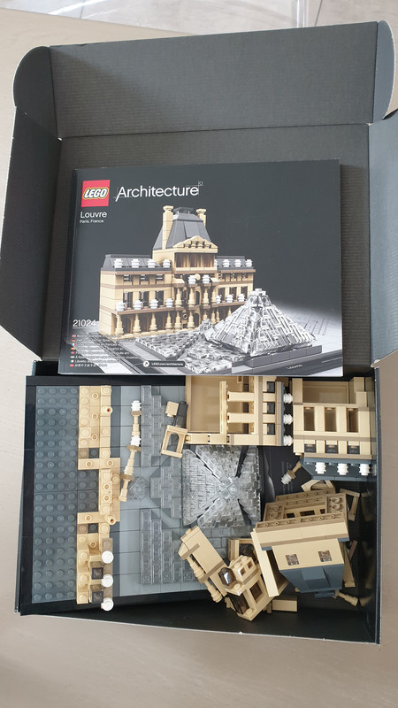 Lego architecture the 2024 louvre