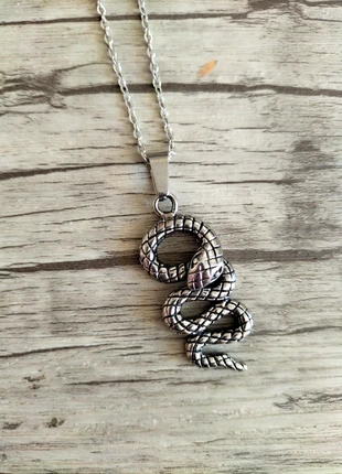 Collier serpent acier inoxydable homme femme neuf, marke: acier inoxydable, zustand: Neu, 12,00 €, 13,30 € inklusive Vinted-Käuferschutz